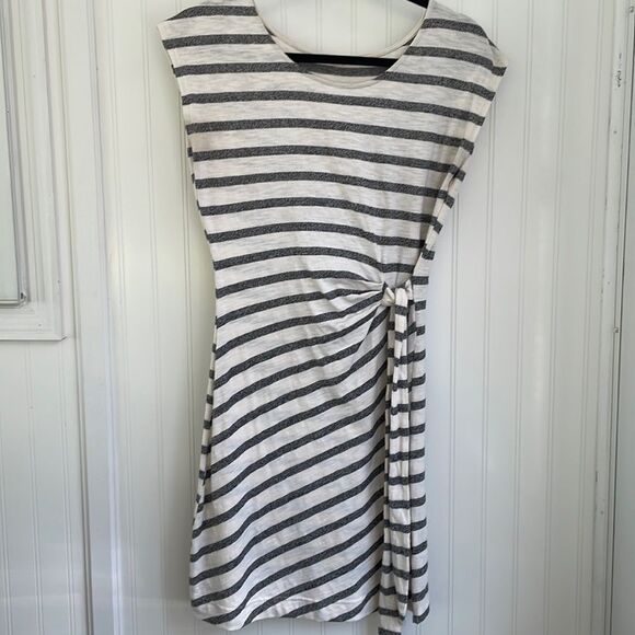 MYSTREE cap sleeve knee length cinch tie waist cream and gray stripes dress S - Picture 1 of 9